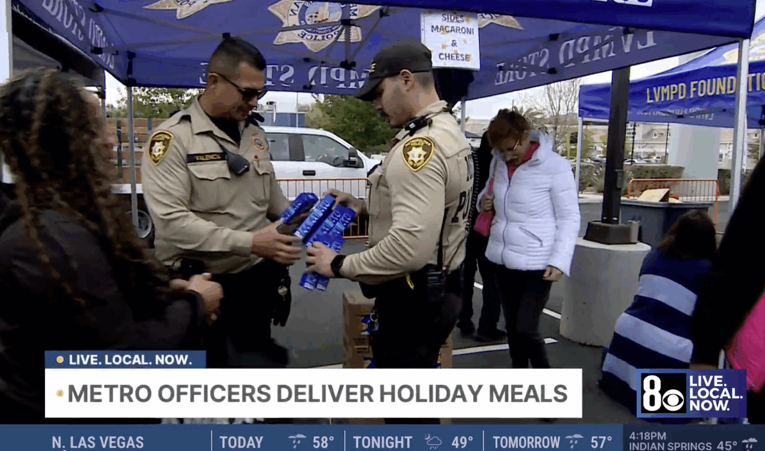 Las Vegas police, others provide Thanksgiving meals to 500 families